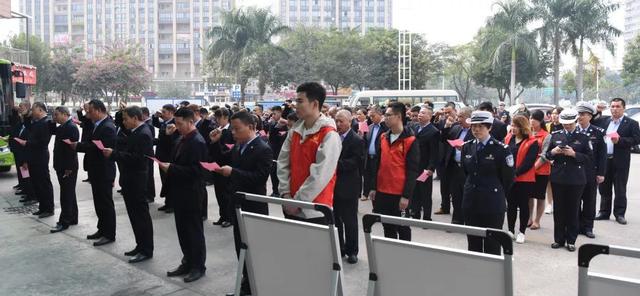 让行斑马线，是礼更是法！漳州公交司机承诺做礼让表率！-1.jpg