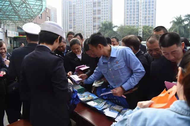让行斑马线，是礼更是法！漳州公交司机承诺做礼让表率！-17.jpg