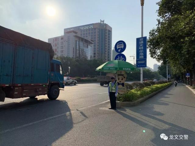 龙文交警冬季道路交通安全大整治“百日行动”进行中……-2.jpg