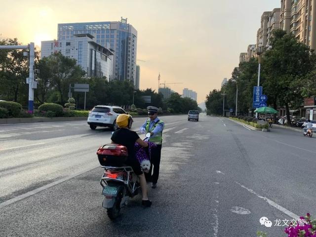 龙文交警冬季道路交通安全大整治“百日行动”进行中……-4.jpg