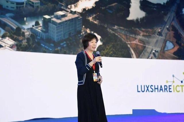 初中毕业，在工厂挣下1800亿！富士康“厂妹”王来春，做对了啥？-3.jpg