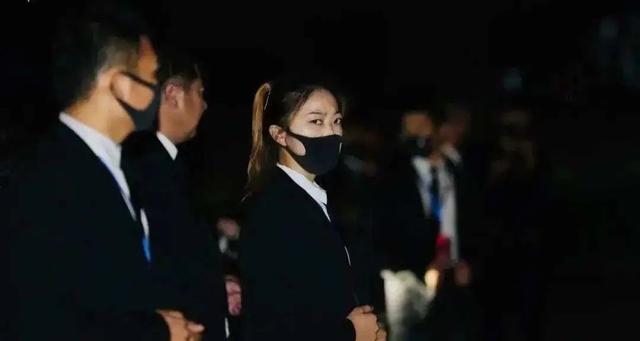 “00后”女大学生毕业做保镖，年入百万，不靠颜值靠拳头？-4.jpg