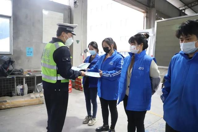 漳州交警进快递企业送“安全餐”！【逢八宣传日】-12.jpg