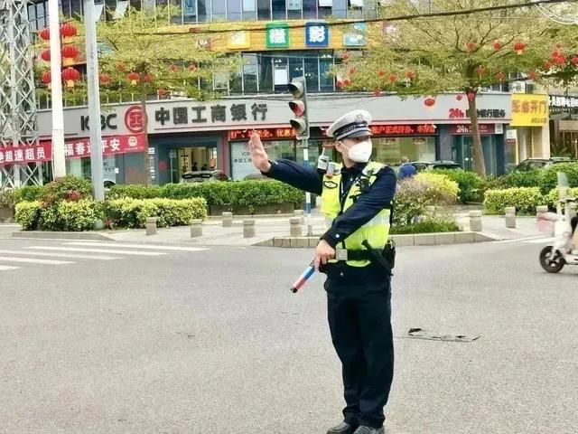 春节期间守规出行“兔”个平安，漳州交警不打烊！ | 春节坚守我在岗-12.jpg