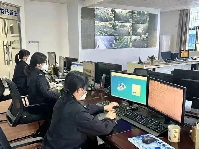 春节期间守规出行“兔”个平安，漳州交警不打烊！ | 春节坚守我在岗-16.jpg