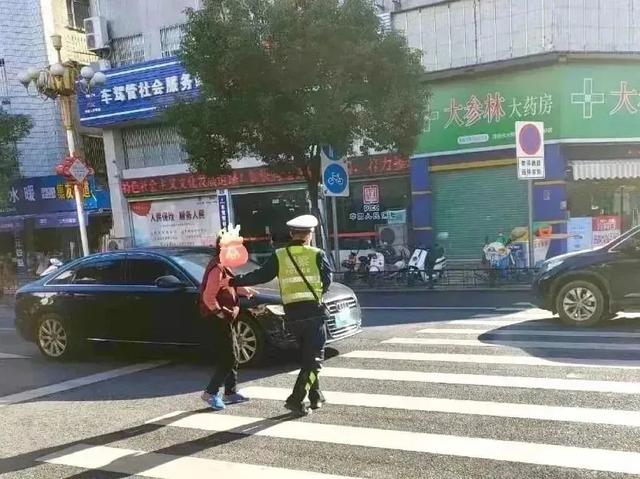 春节期间守规出行“兔”个平安，漳州交警不打烊！ | 春节坚守我在岗-25.jpg