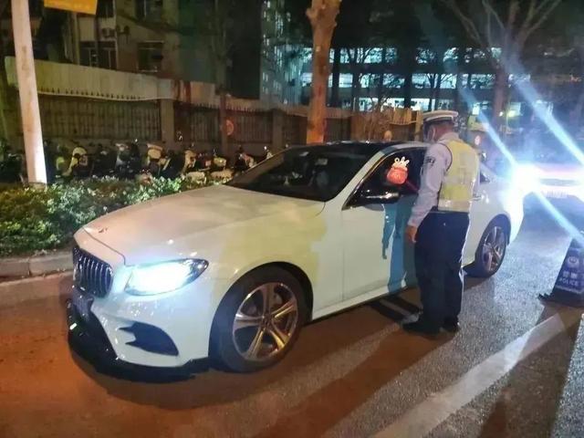 春节期间守规出行“兔”个平安，漳州交警不打烊！ | 春节坚守我在岗-28.jpg
