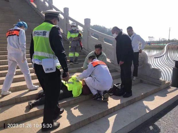 这个春节，漳州路面这些交警居然被拍得这么帅！-12.jpg