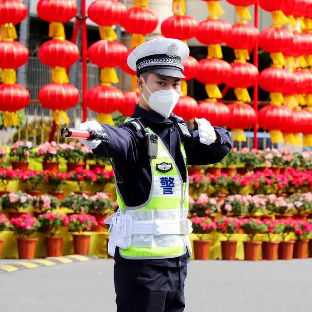 这个春节，漳州路面这些交警居然被拍得这么帅！-8.jpg
