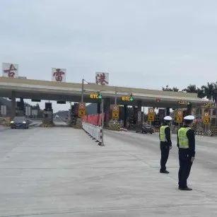 这个春节，漳州路面这些交警居然被拍得这么帅！-9.jpg