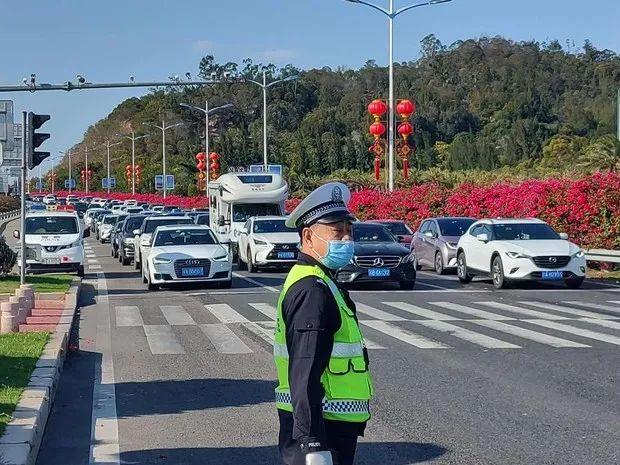 这个春节，漳州路面这些交警居然被拍得这么帅！-26.jpg
