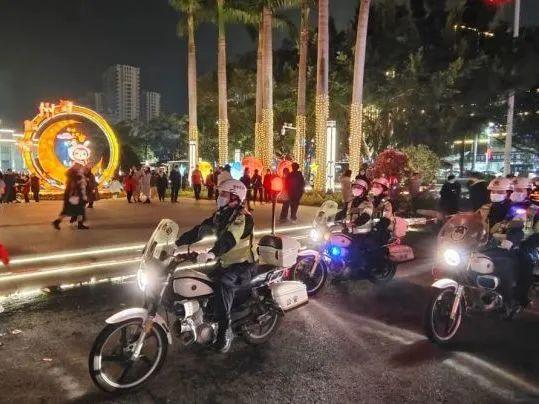 这个春节，漳州路面这些交警居然被拍得这么帅！-32.jpg