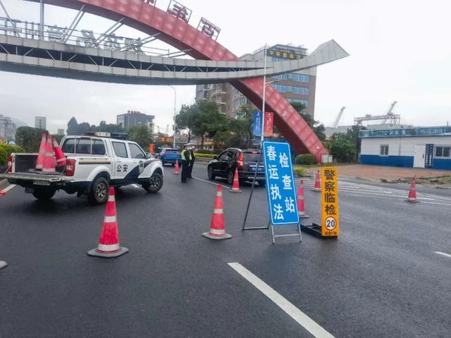 这个春节，漳州路面这些交警居然被拍得这么帅！-55.jpg