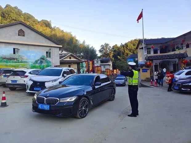 这个春节，漳州路面这些交警居然被拍得这么帅！-46.jpg
