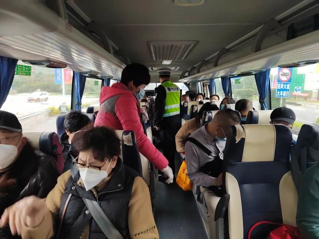 这个春节，漳州路面这些交警居然被拍得这么帅！-57.jpg