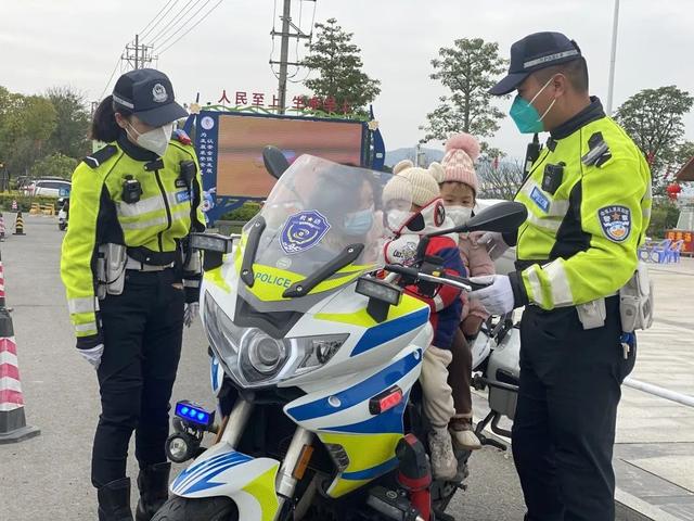 这个春节，漳州路面这些交警居然被拍得这么帅！-62.jpg