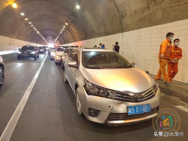 事发漳州！多车追尾！-1.jpg