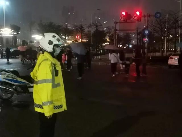你看，漳州无人机表演场景下的那些“小绿人”！【节日我在岗】-17.jpg