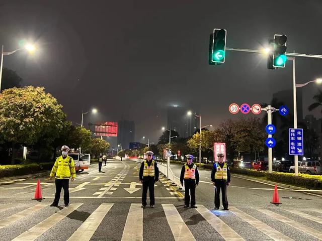 你看，漳州无人机表演场景下的那些“小绿人”！【节日我在岗】-12.jpg