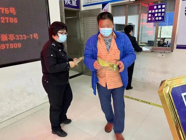 漳州交警走街串巷，关注一老一小交通安全！｜逢八宣传-5.jpg