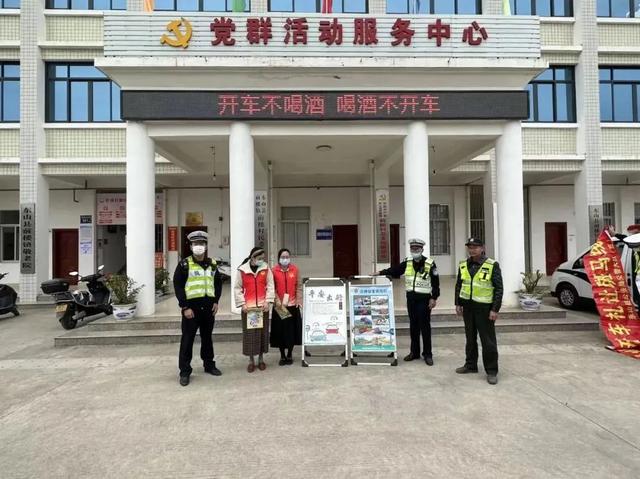 漳州交警走街串巷，关注一老一小交通安全！｜逢八宣传-13.jpg