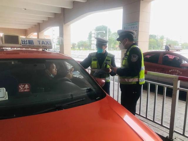 漳州交警走街串巷，关注一老一小交通安全！｜逢八宣传-31.jpg