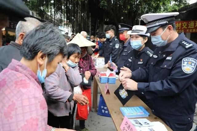 请您体验“酒驾”的感觉！漳州交警与镇政府联合开展农村宣传活动！-11.jpg