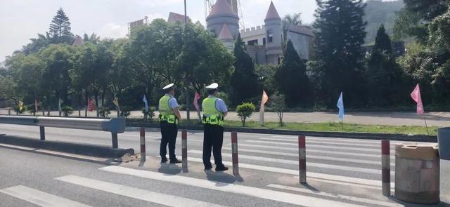 这个“五一”，你们只管诗和远方，他们甘愿负重前行！-10.jpg