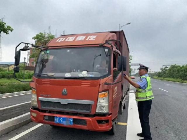 漳州交警严查超载，防止货车变“祸”车！曝光一批超载车辆|区域联合整治-13.jpg