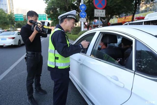 漳州交警路面检查！举手之劳“上保险”，别让“懒惰”误安全！-19.jpg