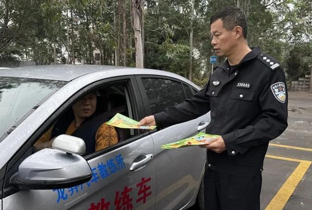 漳州交警进驾校 安全从“起步”开“驶”【五个一进驾校】-16.jpg