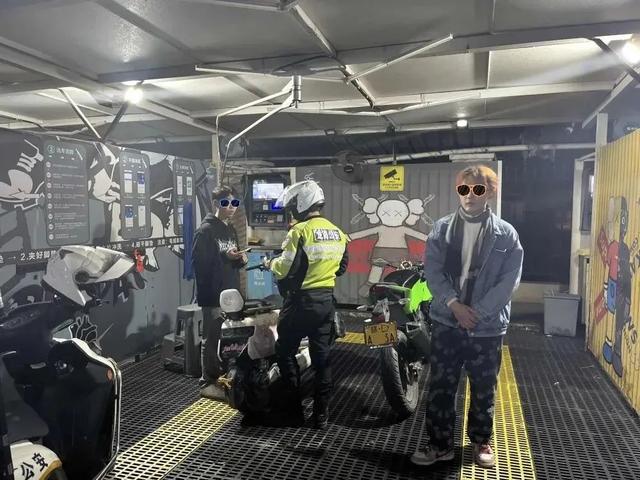 对危险行为说不！无证驾驶非法改装车辆，漳州路面交警当场查处！-9.jpg