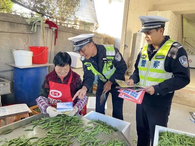 漳州交警聚焦“一老一小”，宣传“知危险会避险”常识｜“逢八”宣传-10.jpg