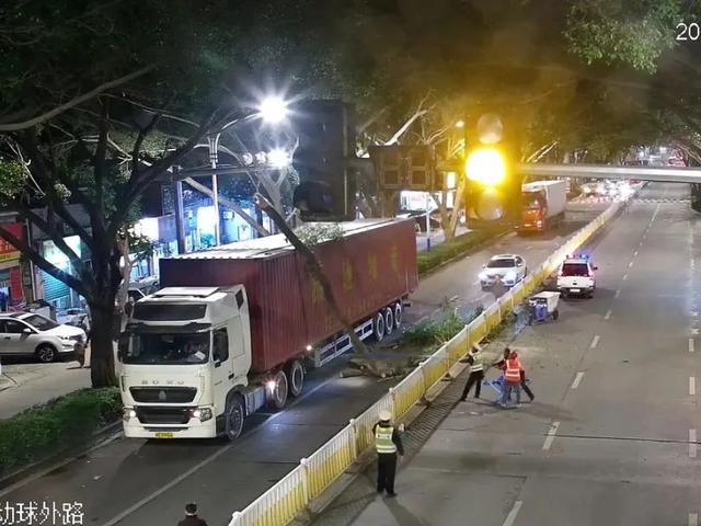 漳州交警在路上的那些暖心瞬间-9.jpg