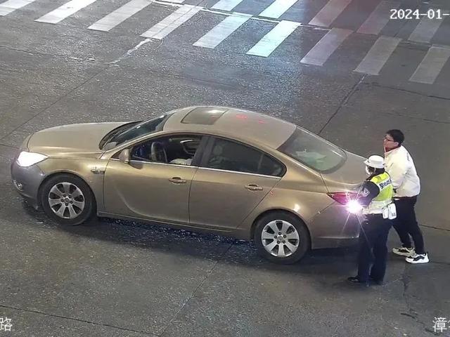 漳州交警在路上的那些暖心瞬间-10.jpg